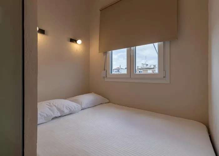 Thea Small House